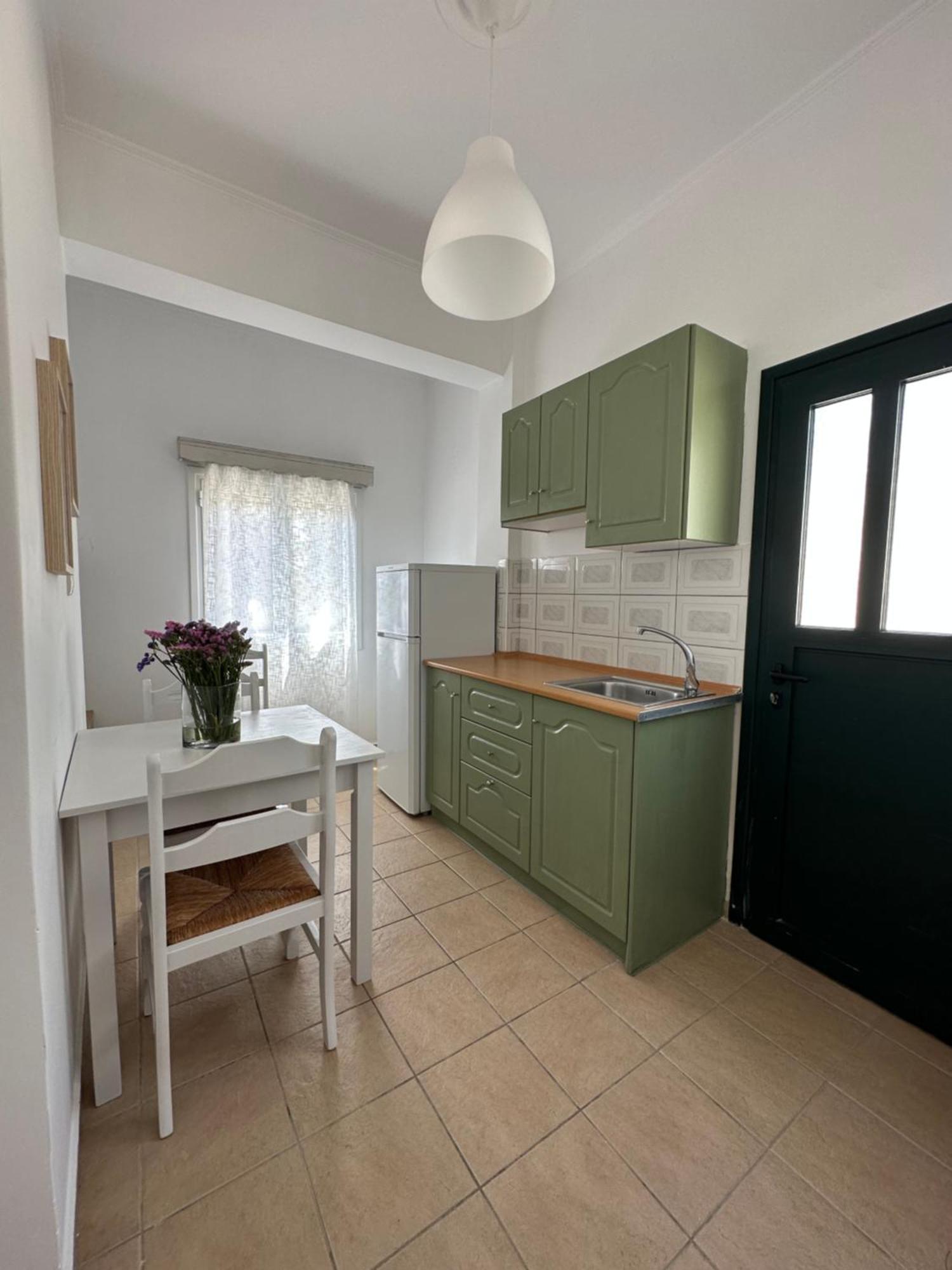Voulas Apartments Stoúpa Habitación foto